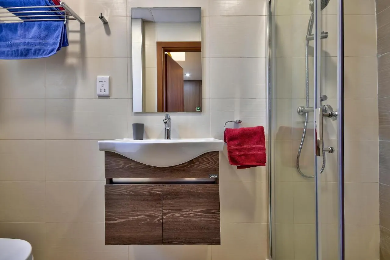 Central Suites St. Julian'S بيت ضيافة سانت جوليان